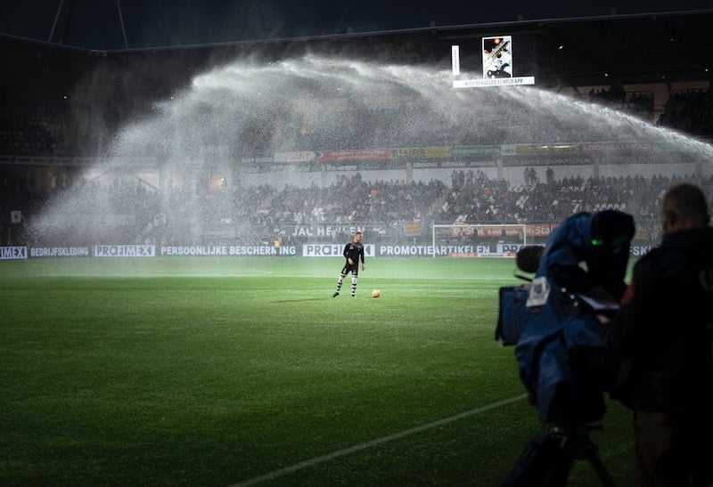 Les terrains de football souffrent de la sécheresse